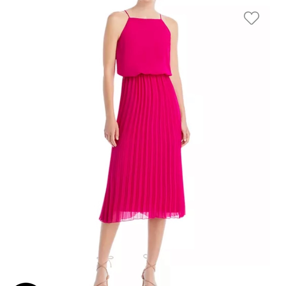 NWT Sam Edelman V neck pleated dress. Size M